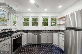 422 W Clifford St #4 - Photo 1 of 1