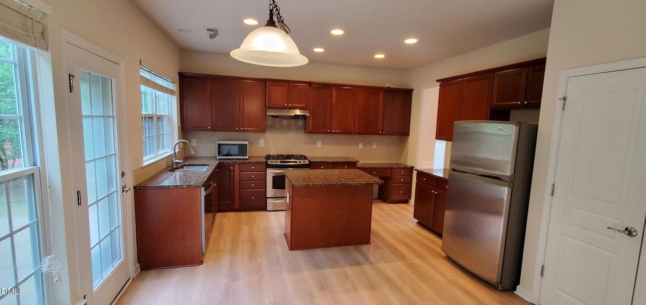 410 Euphoria Cir - Photo 6 of 19