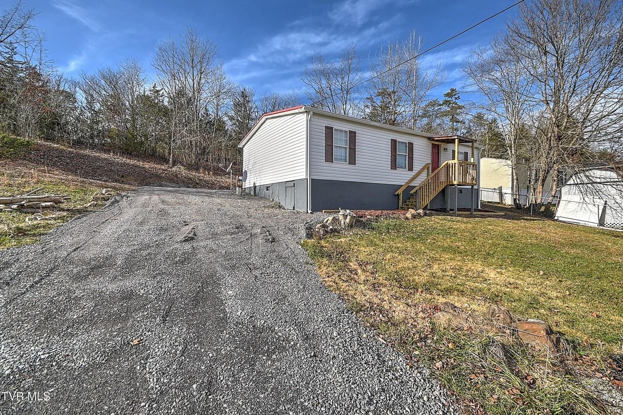 704 Church Hill Dr - Photo 2 of 26