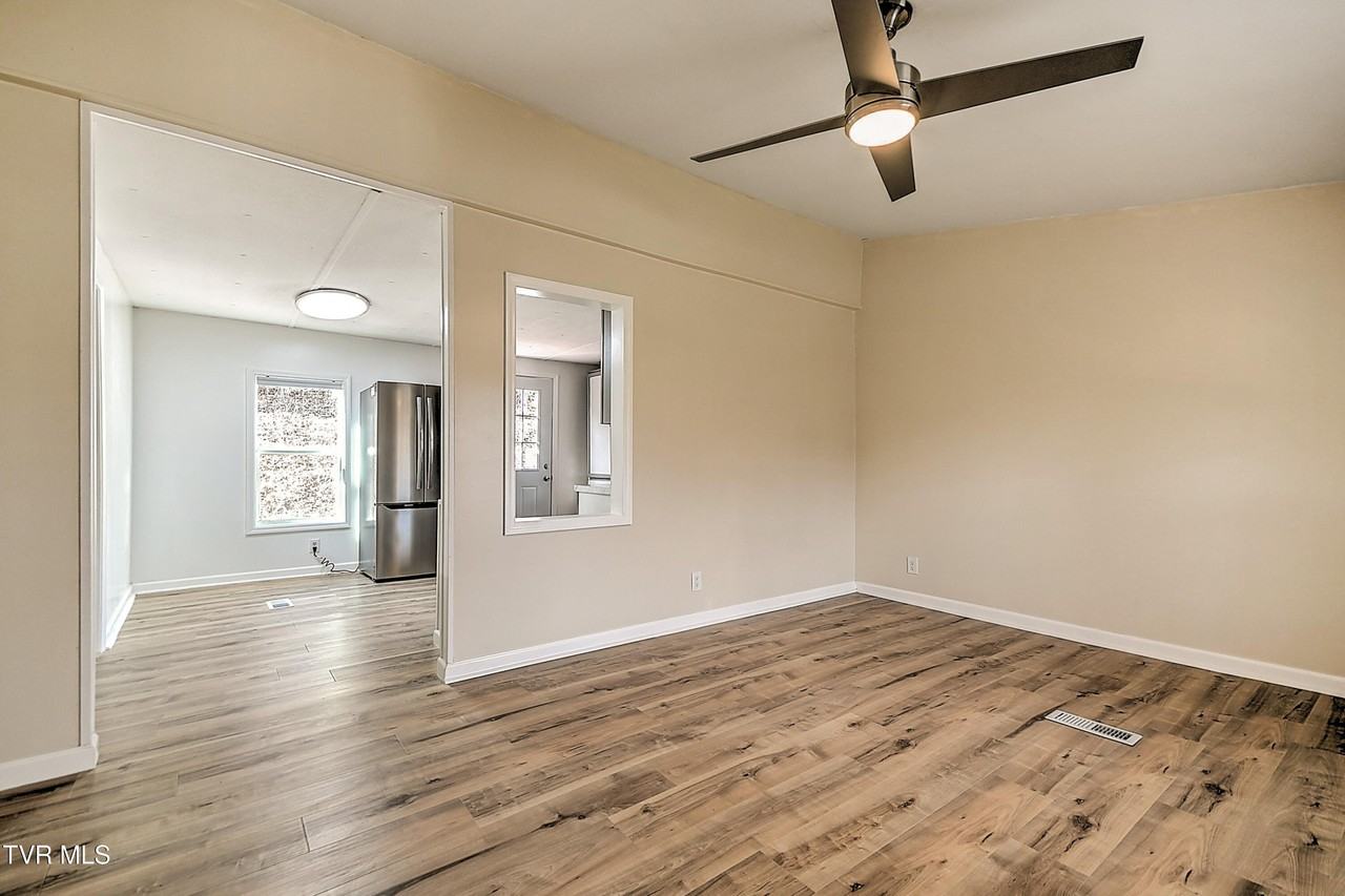 704 Church Hill Dr - Photo 5 of 26