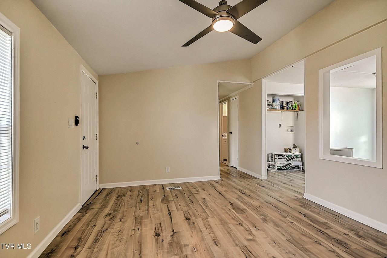 704 Church Hill Dr - Photo 6 of 26