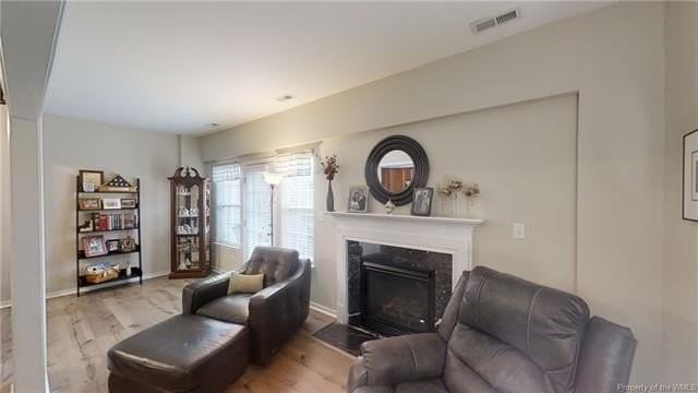 4615 Revolutionary Way - Photo 6 of 23