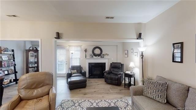 4615 Revolutionary Way - Photo 7 of 23