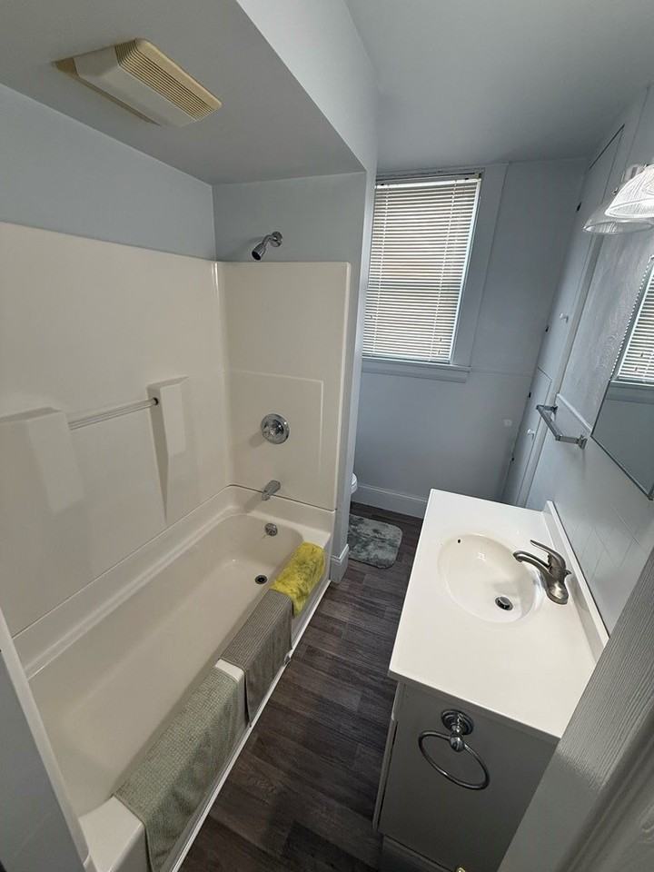 305 S Huron St - Photo 2 of 7