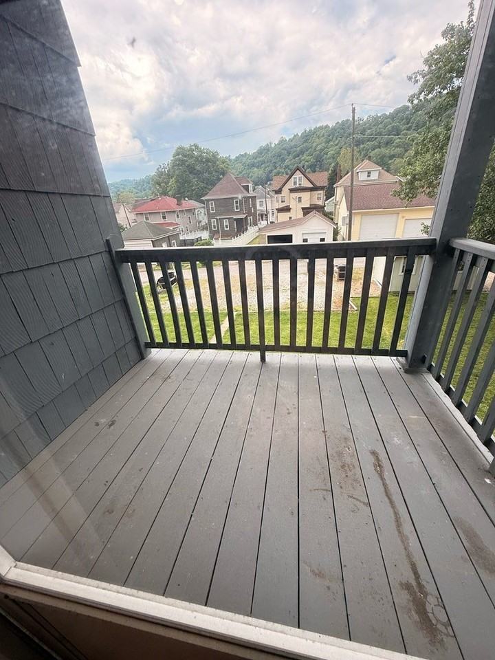 150 1/2 Edgington Ln - Photo 5 of 8