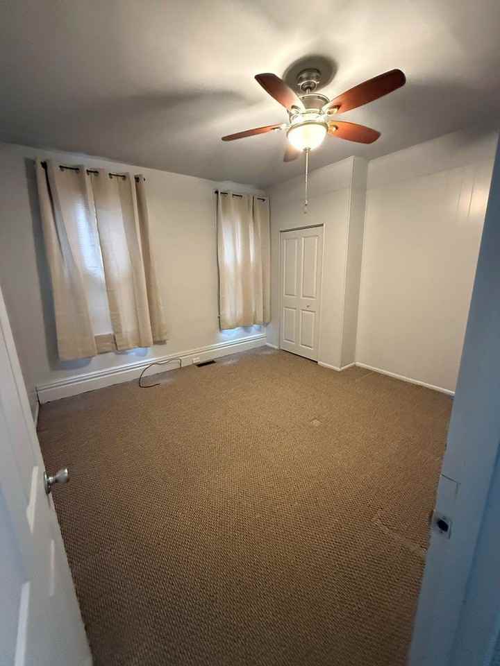 148 Edgington Ln - Photo 2 of 5