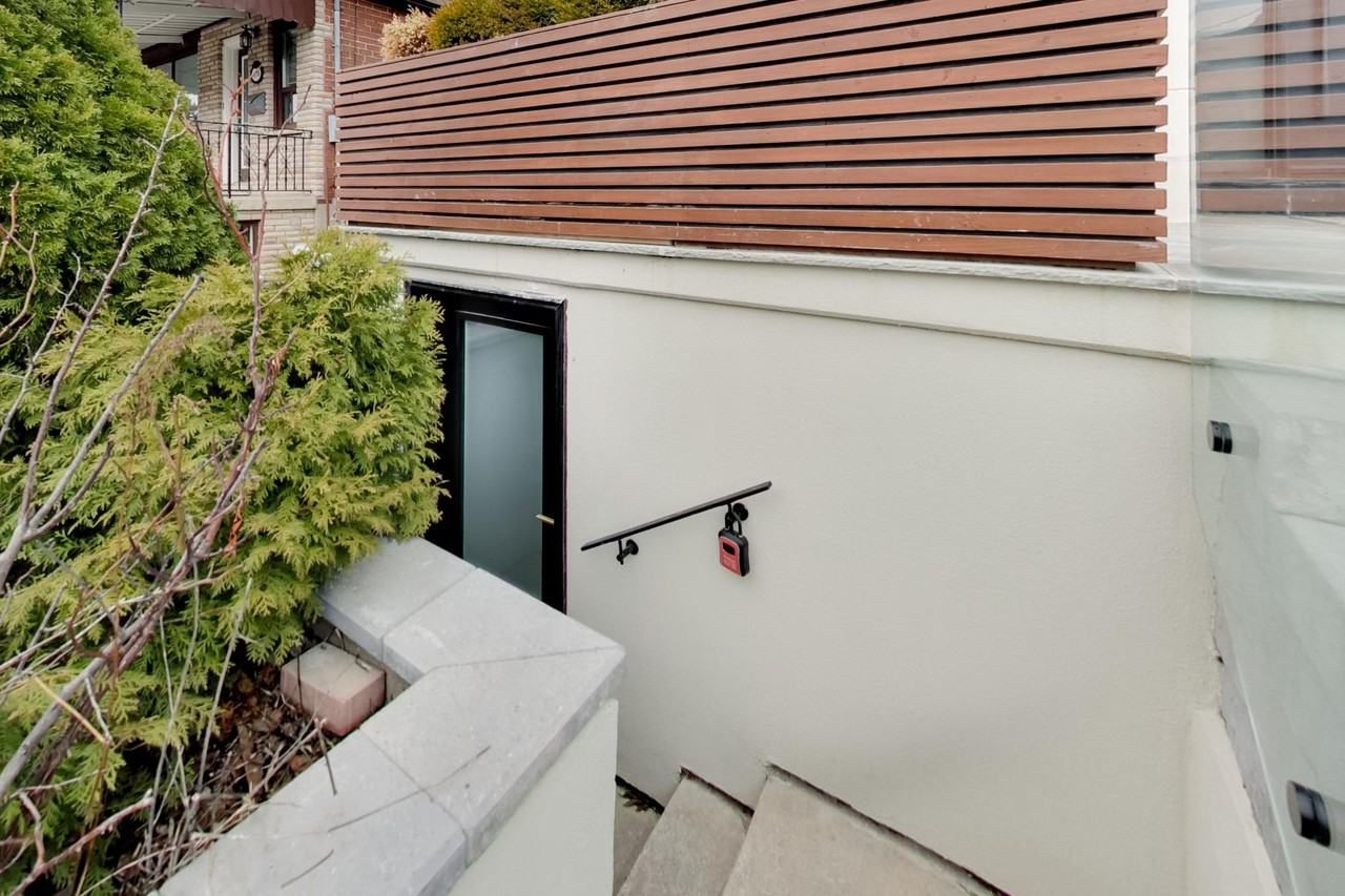 976 Glencairn Avenue - Photo 6 of 15