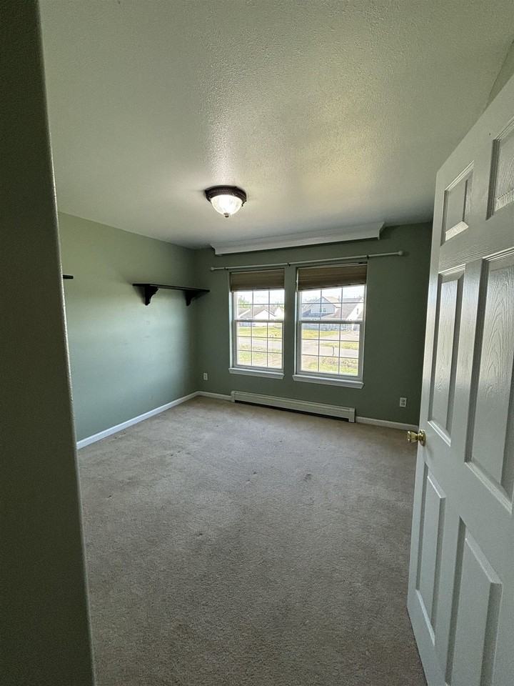 523 W 5th Ave - Photo 5 of 9