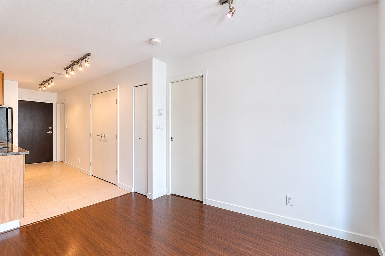 1010 Richards Street #1703 - Photo 7 of 21