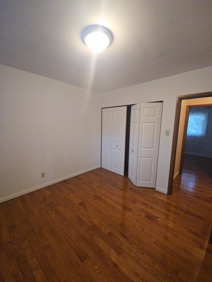 4319 Charleswood Drive NW - Photo 3 of 17