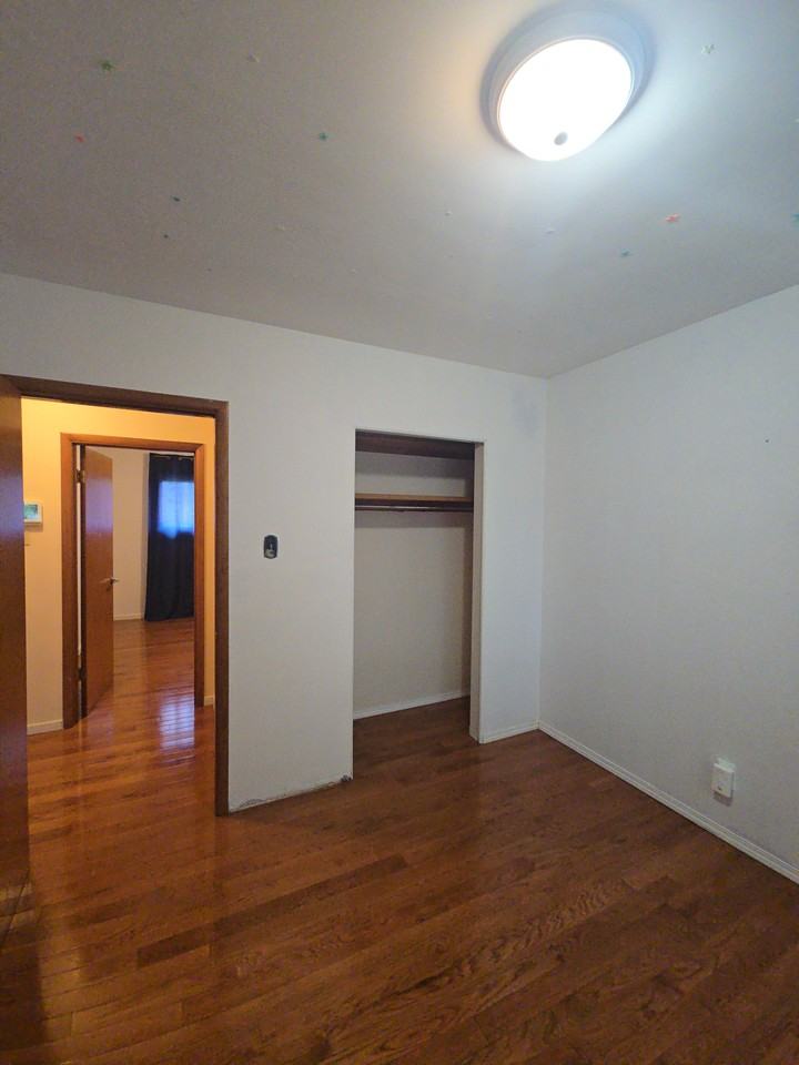 4319 Charleswood Drive NW - Photo 5 of 17