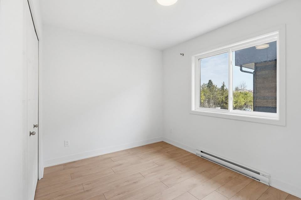 1219 Rue Notre-Dame - Photo 5 of 7