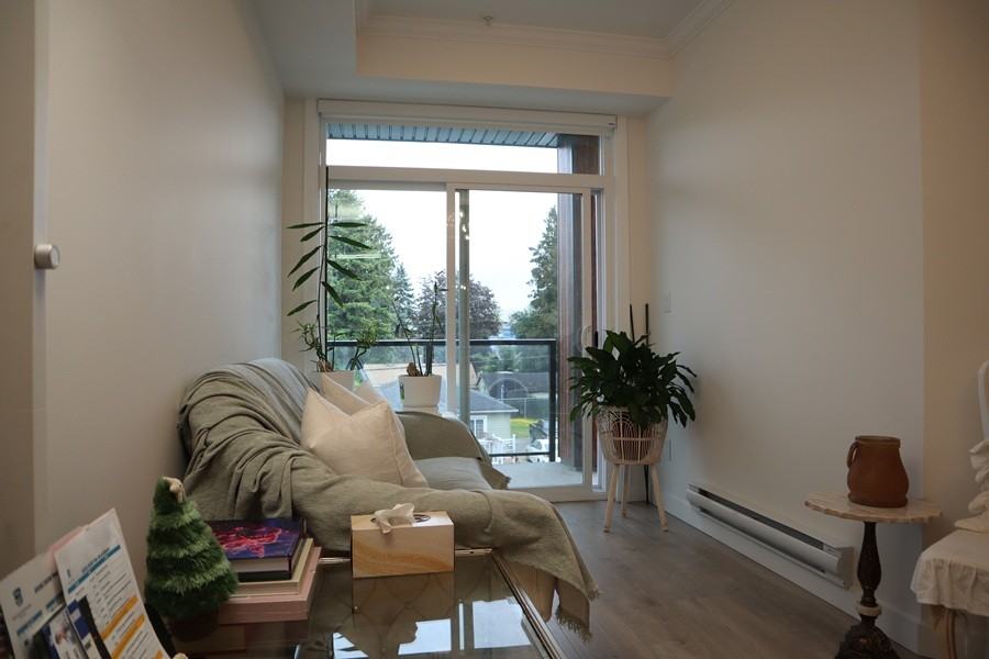 12109 223 St - Photo 3 of 30