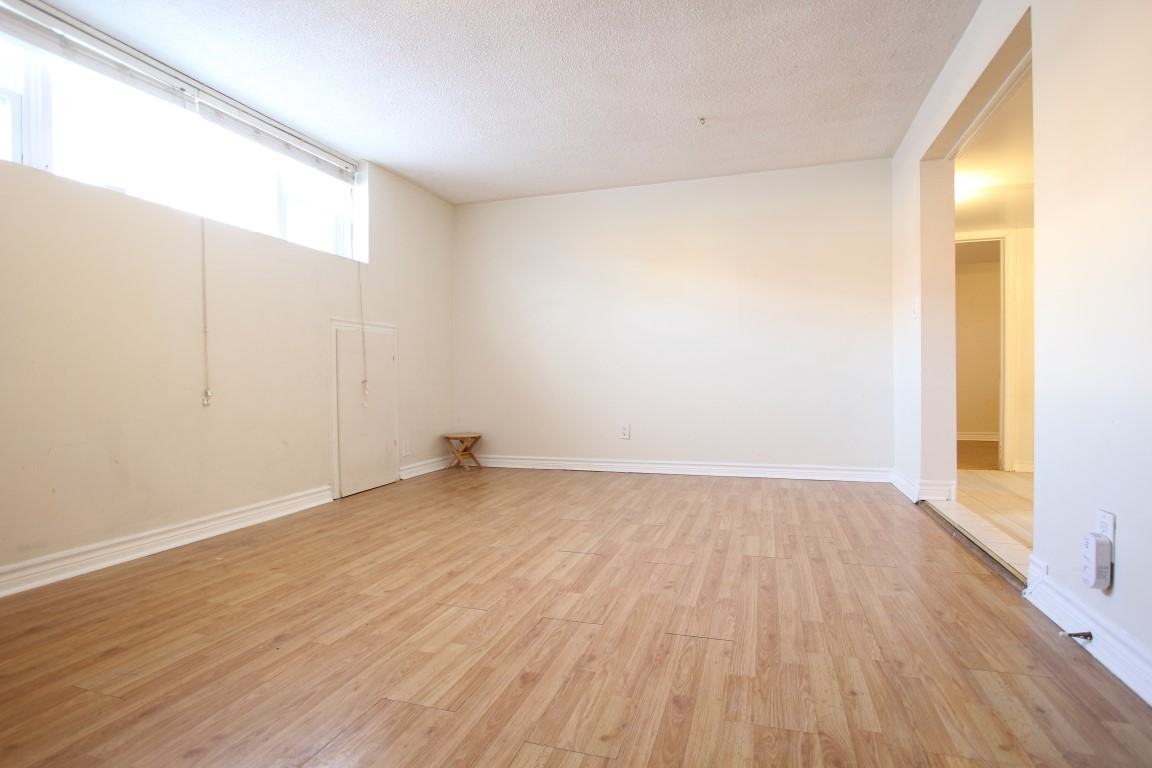 2422 Clover St - Photo 2 of 10