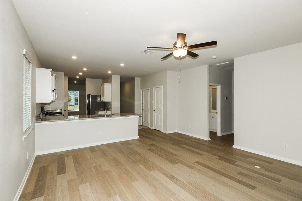 408 Mustang Trot Dr - Photo 6 of 19