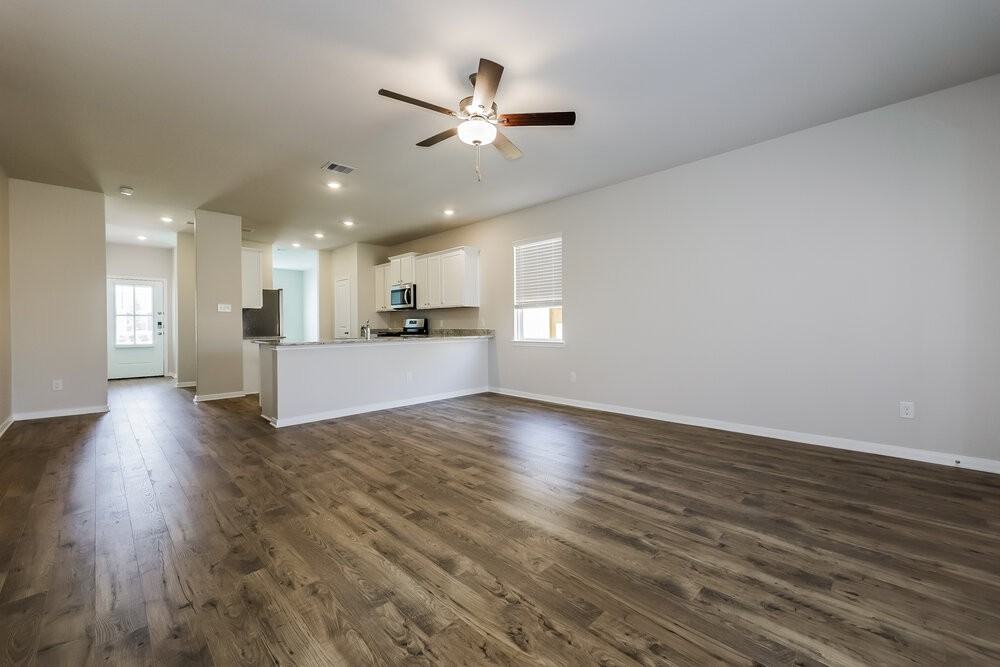 16431 Honeysuckle Hill Dr - Photo 5 of 19