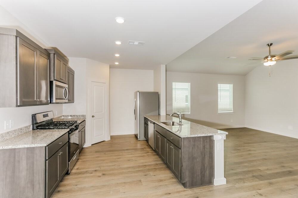 208 Julian Davis Dr - Photo 7 of 19