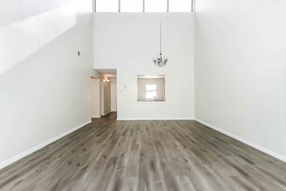304 Lakeview Dr E - Photo 6 of 16