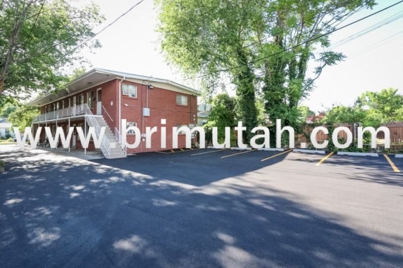 555 E St - Photo 4 of 12