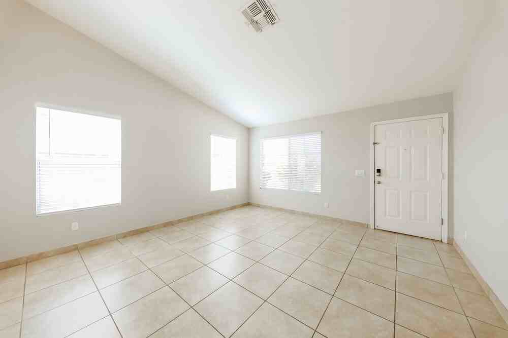 1419 W Villa Theresa Dr - Photo 4 of 16