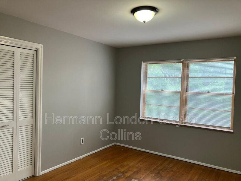 3900 Roland Blvd #B - Photo 4 of 14