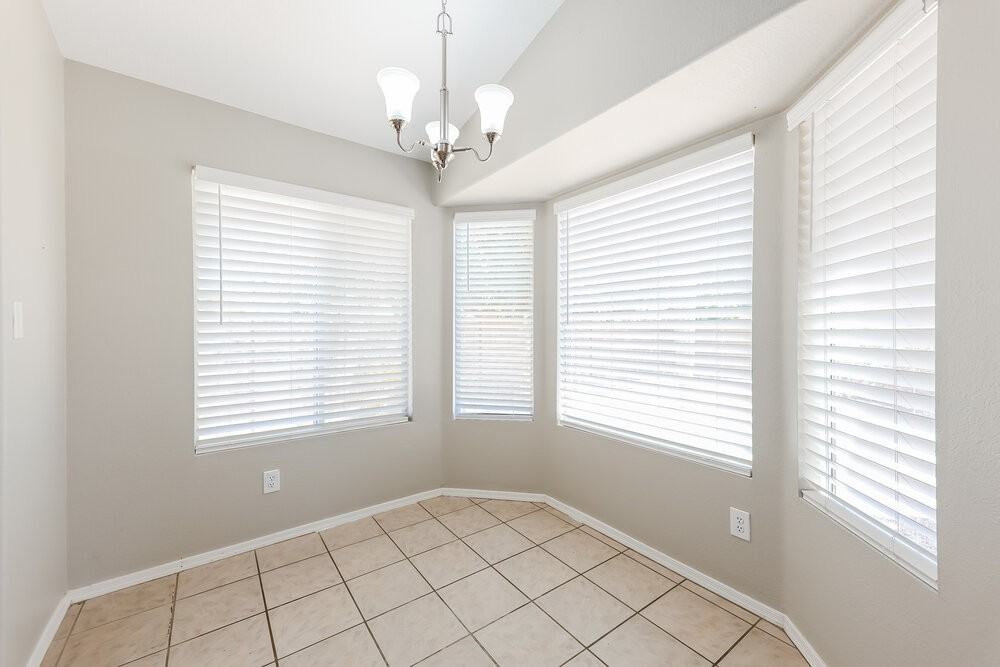 9847 W Irma Ln - Photo 5 of 16