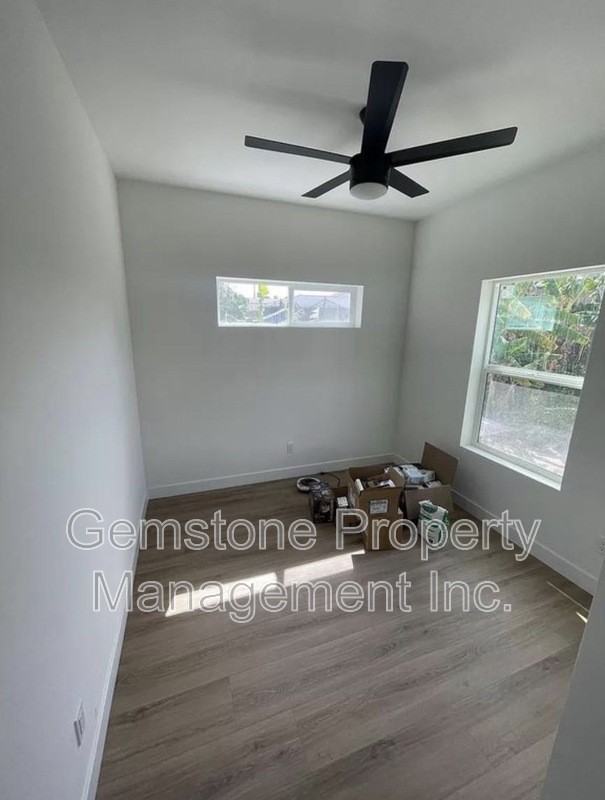 6252 Stewart St - Photo 7 of 16