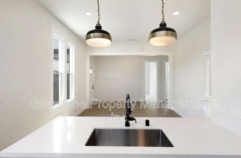 6250 Stewart St - Photo 3 of 30