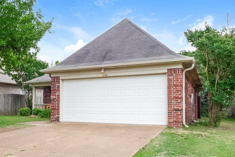 1596 Far Dr - Photo 3 of 16