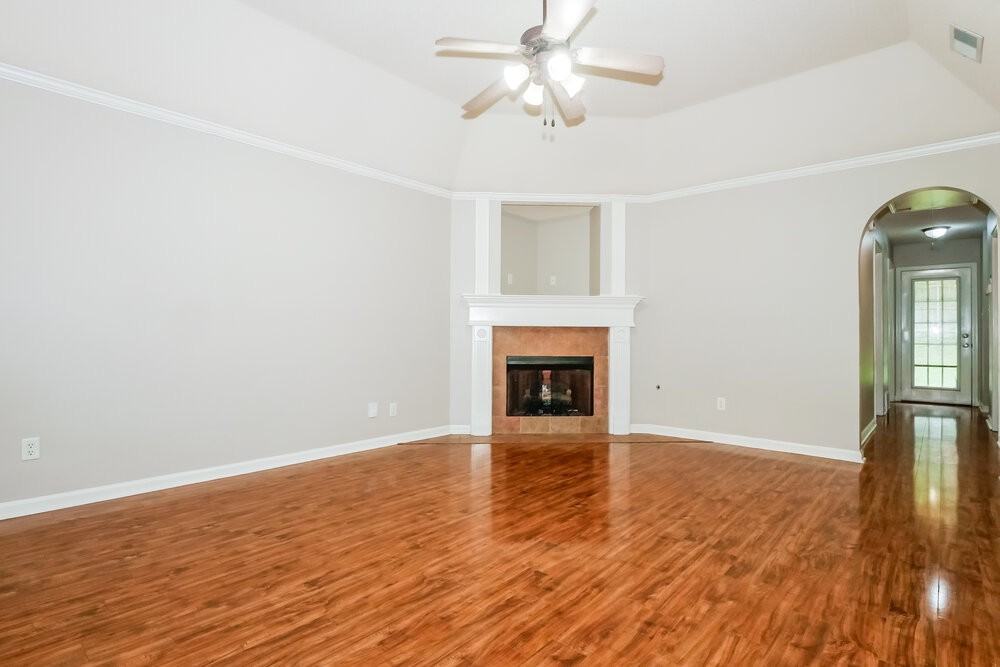 1596 Far Dr - Photo 5 of 16