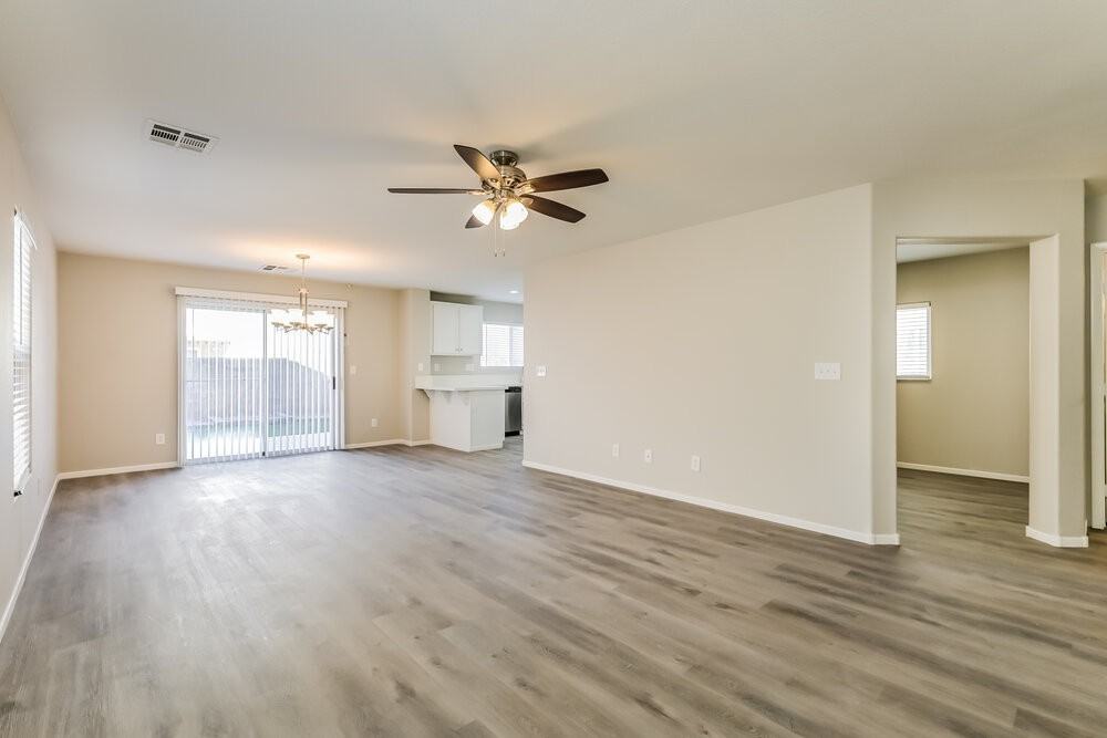 6236 Desert Lavender Ave - Photo 5 of 17
