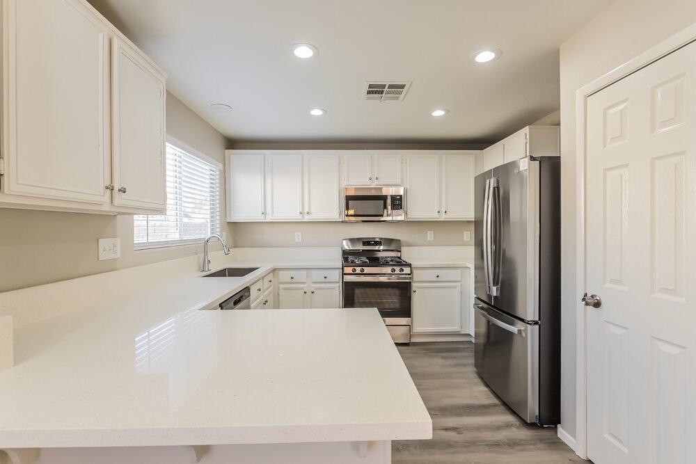 6236 Desert Lavender Ave - Photo 7 of 17