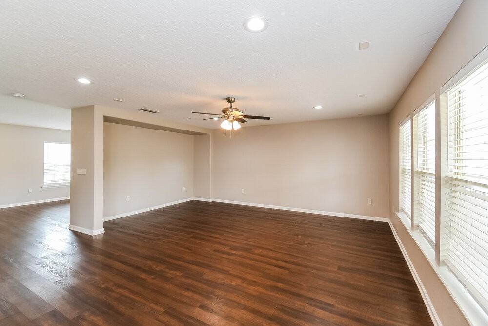 11512 Bonnie Lakes Ct - Photo 4 of 17