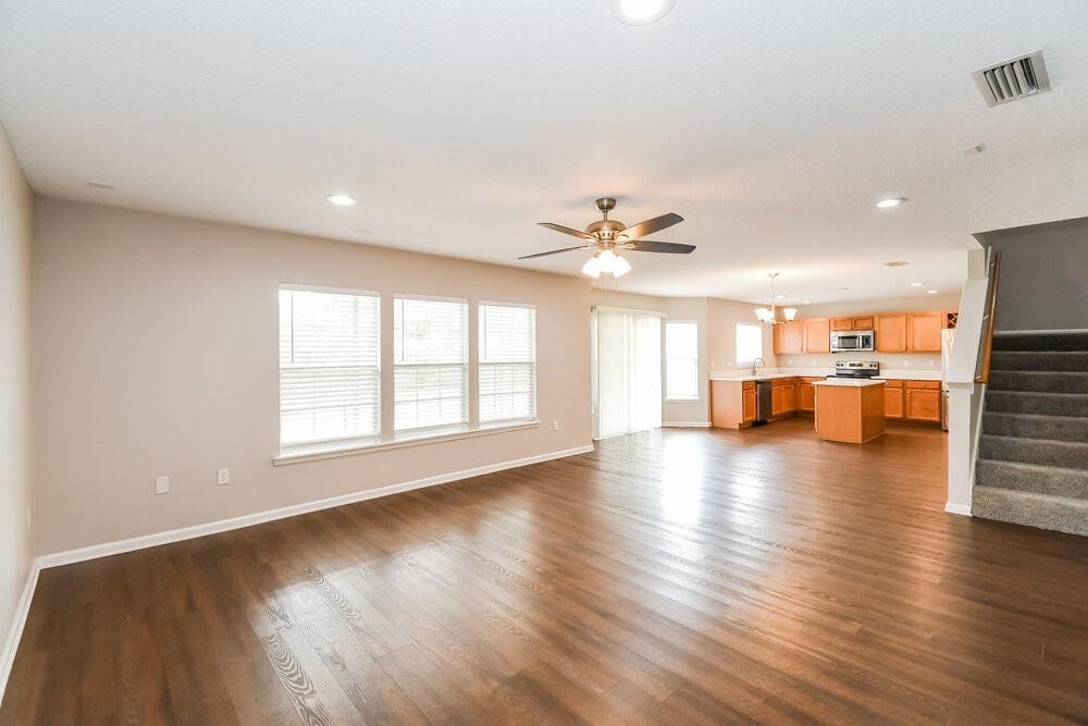 11512 Bonnie Lakes Ct - Photo 5 of 17