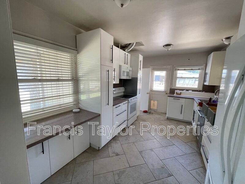 7401 Purdue Ave - Photo 2 of 2