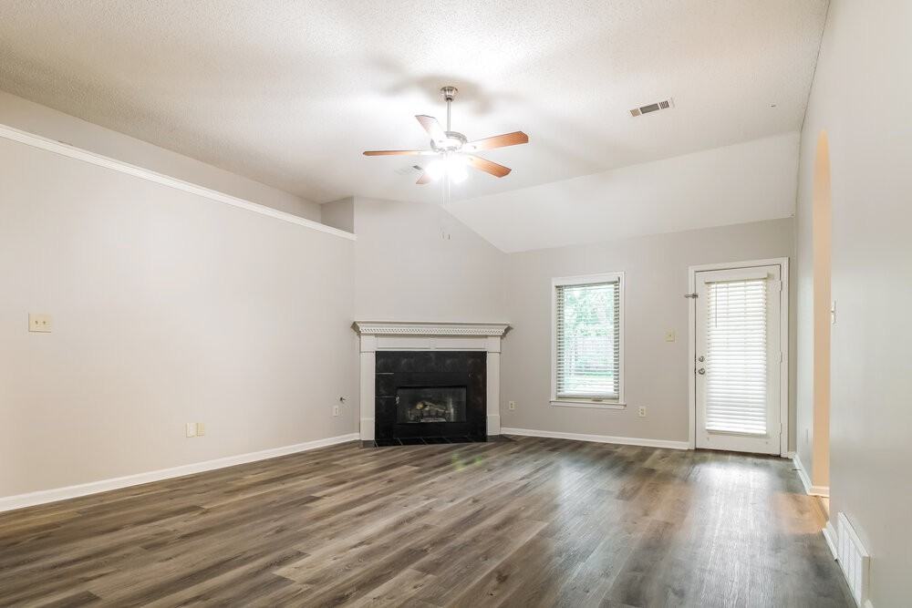 1728 Edgeburg Ln - Photo 5 of 17