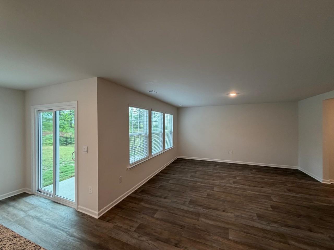 127 Palm Dr #1 - Photo 5 of 30