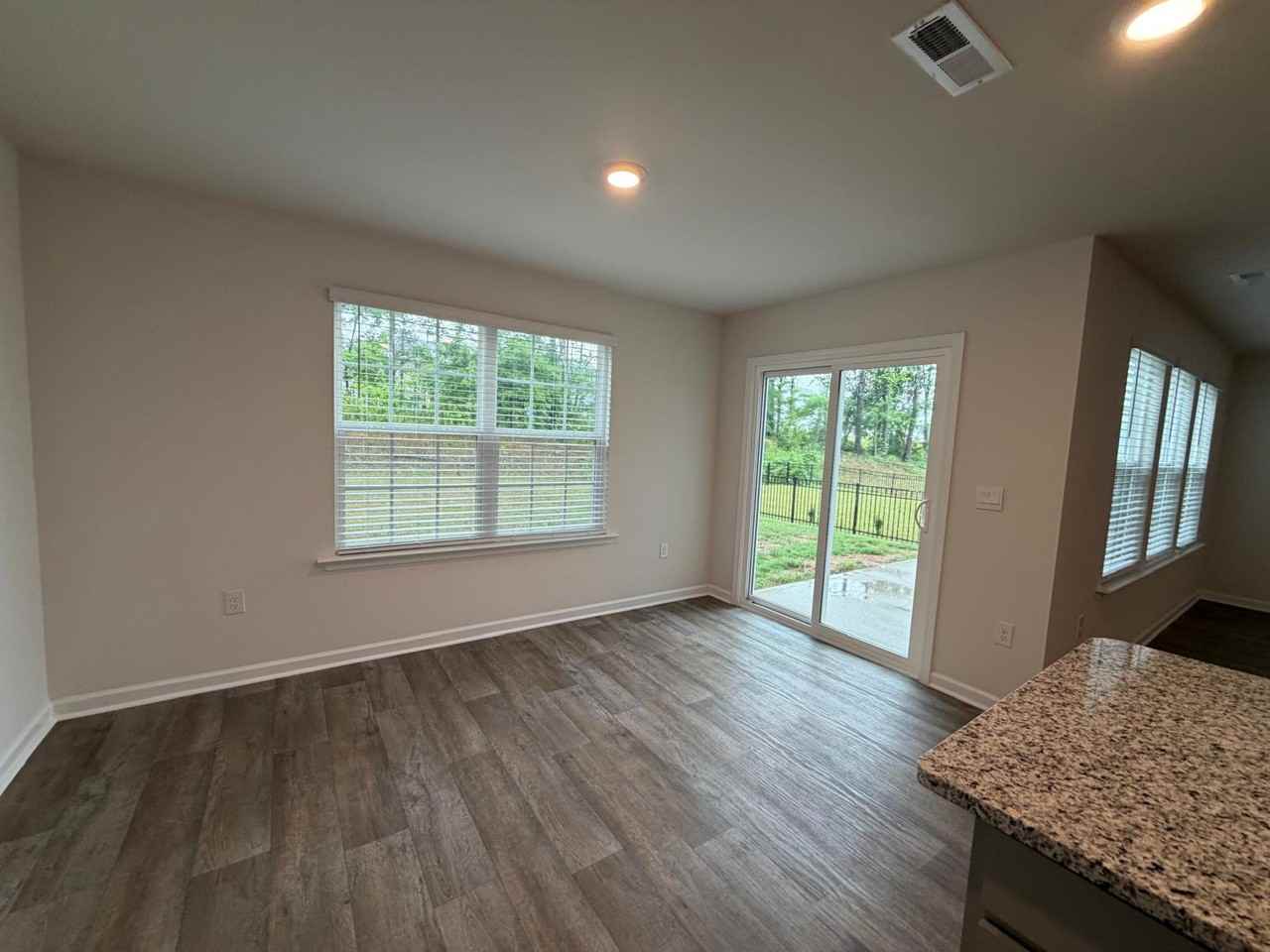 127 Palm Dr #1 - Photo 7 of 30