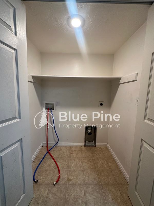 3156 Chasewood Dr #3 - Photo 5 of 9