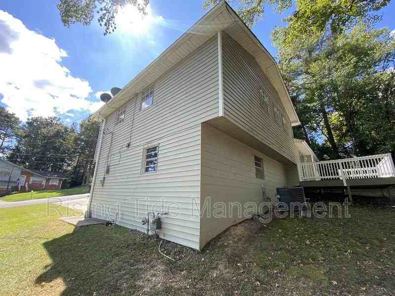 540 20th Ct Ne - Photo 4 of 9