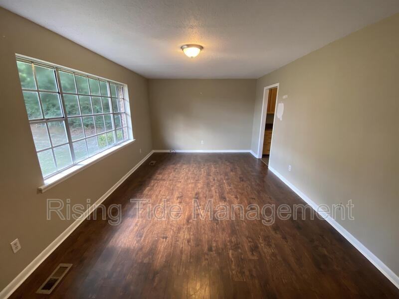 540 20th Ct Ne - Photo 5 of 9