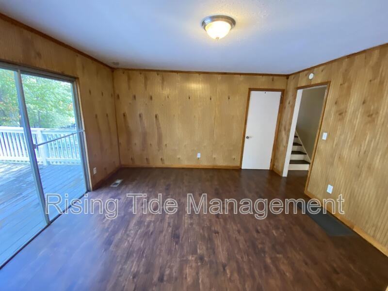 540 20th Ct Ne - Photo 7 of 9