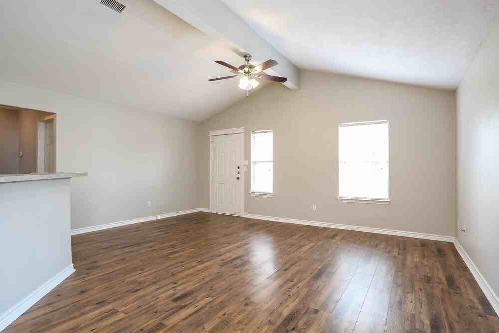 4723 Comal River Loop - Photo 6 of 15