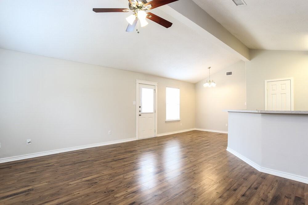 4723 Comal River Loop - Photo 7 of 15