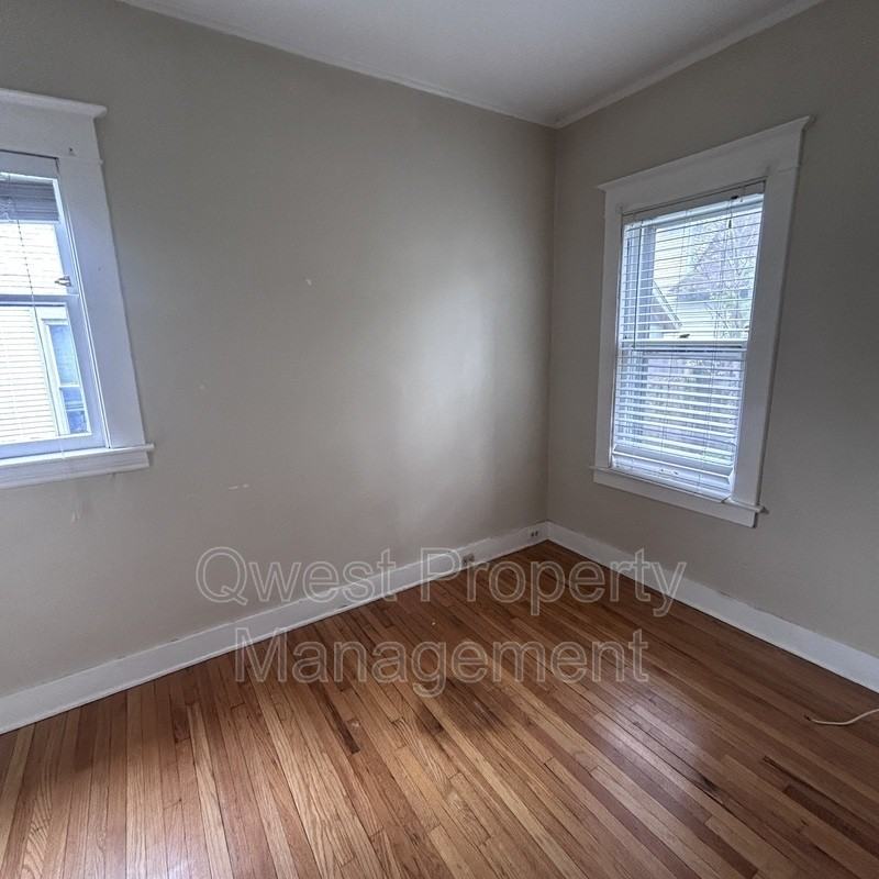 1126 Fulton St E - Photo 2 of 6