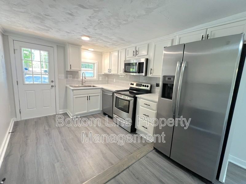 6029 Secrest Shortcut Rd - Photo 4 of 21