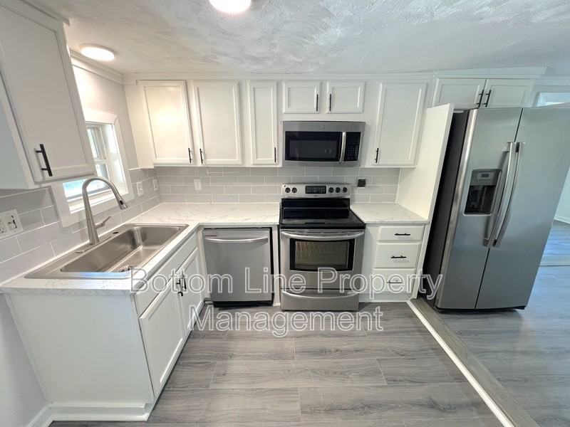 6029 Secrest Shortcut Rd - Photo 5 of 21