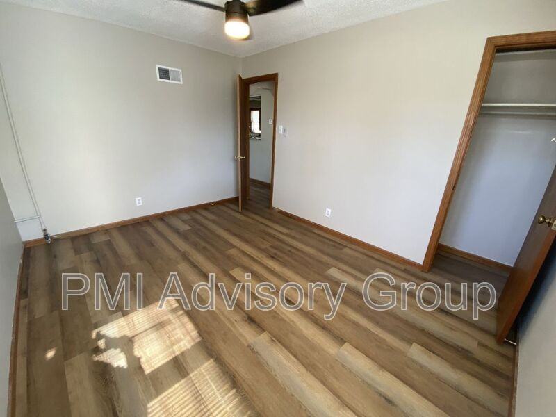 2020 Sw Atwood Ave - Photo 3 of 15