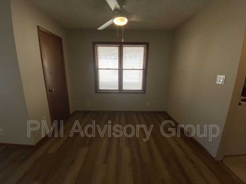 2020 Sw Atwood Ave - Photo 7 of 15