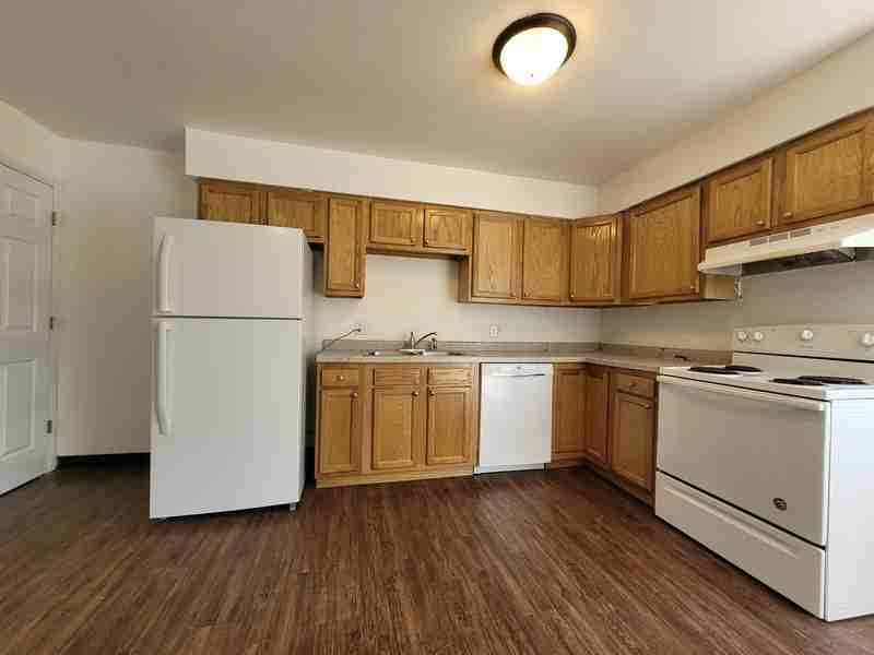 1113 Geneva Rd - Photo 3 of 9